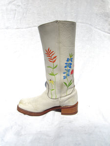 bee shroom boot size 8.5